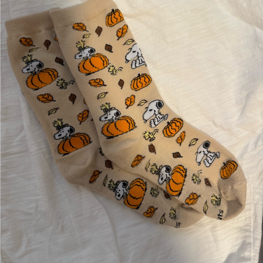 American Eagle Outfitters Beige Socks with Orange Pumpkins & Black Snoopy